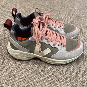 Veja Venturi Suede Sneakers